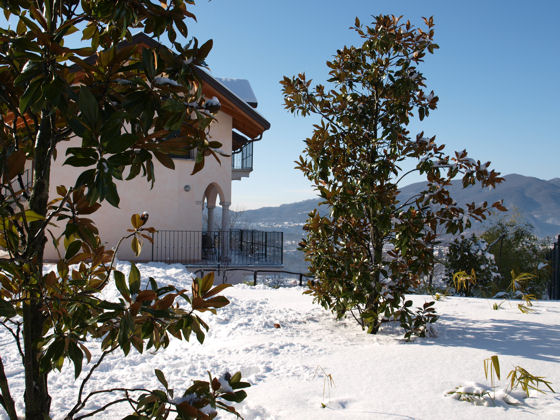 Winter picture of the villa (we are open all year round!) - December 2008