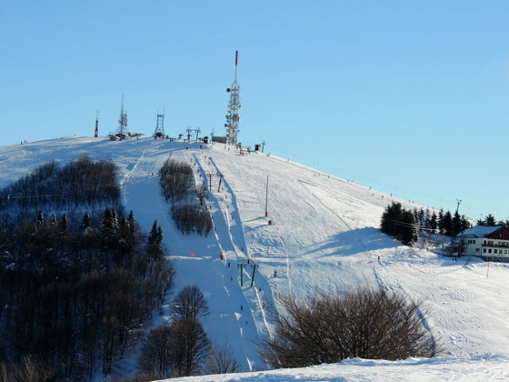 Summit of the Mottarone (1490m) with fresh snow!