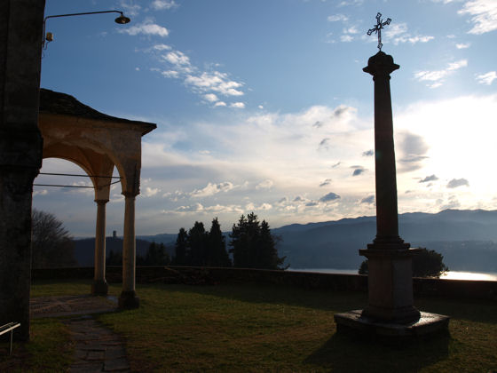 The terrace of Sant'Antonio at Vacciago, with a superb view of Lake Orta - December 2008